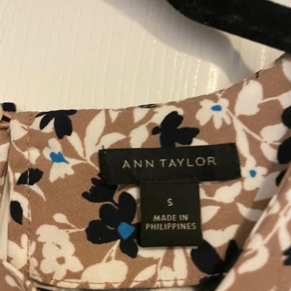 Ann Taylor Blouse - Picture 4 of 4
